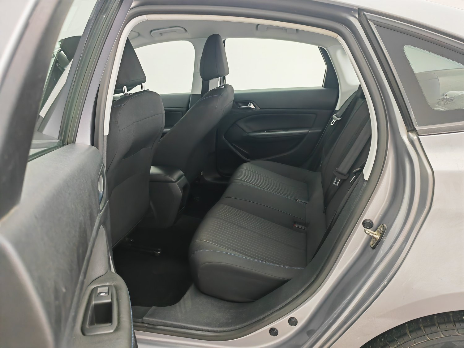 Used Peugeot 308 2016 1.6 AT