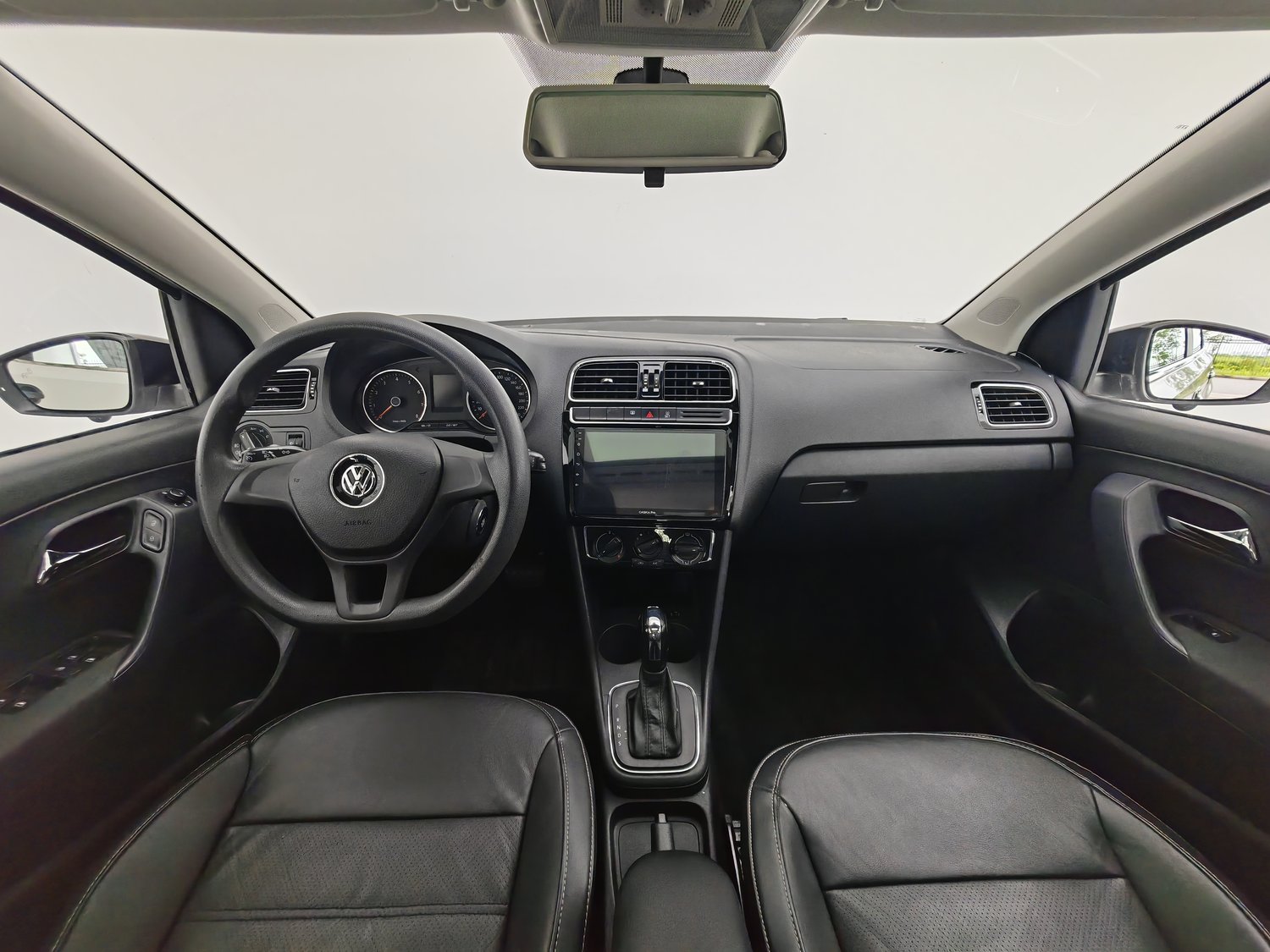 Used Volkswagen Polo 2014 1.6 AT