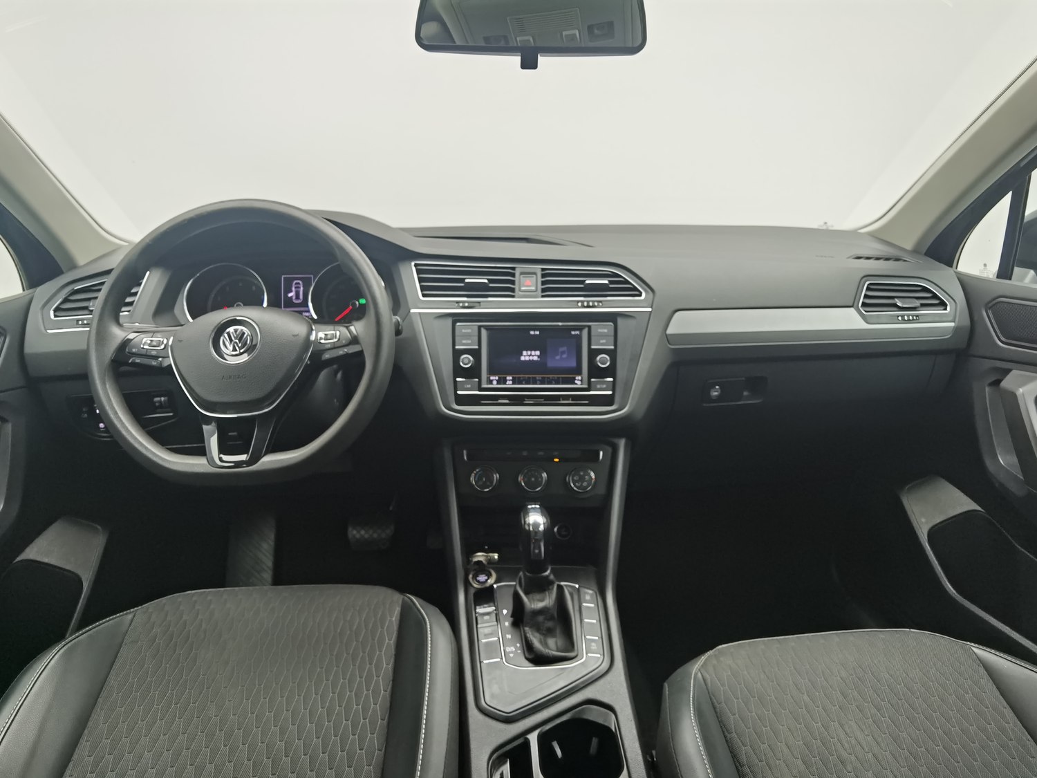 Used Volkswagen Tiguan L 2019 2.0 AT