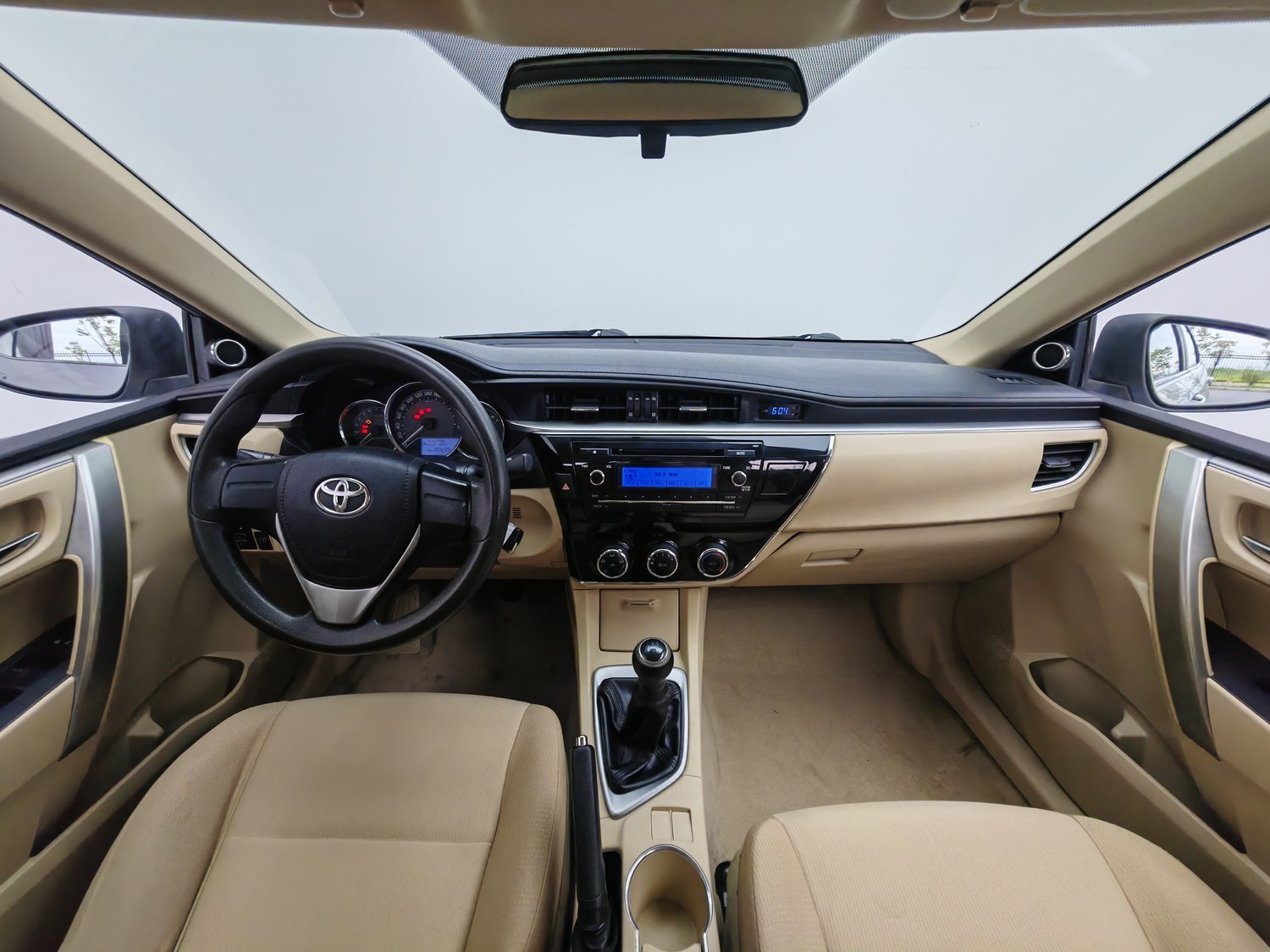 Used Toyota Corolla 2014 1.6 MT