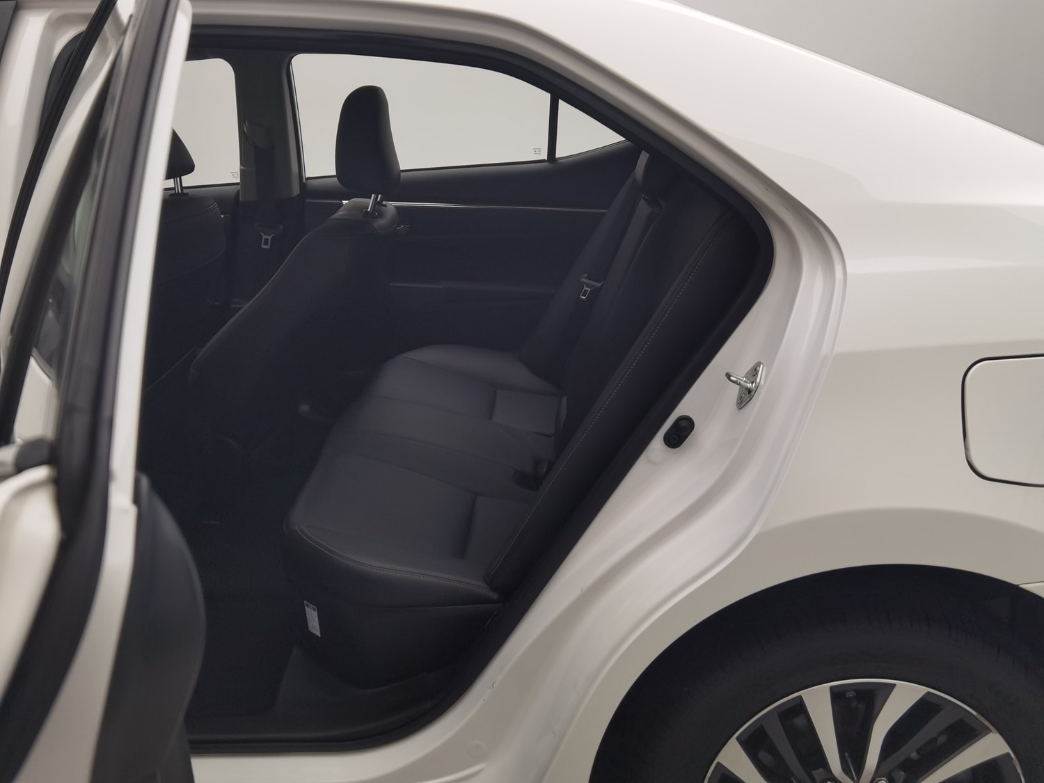 Used Toyota Corolla PHEV 2020 1.8 AT