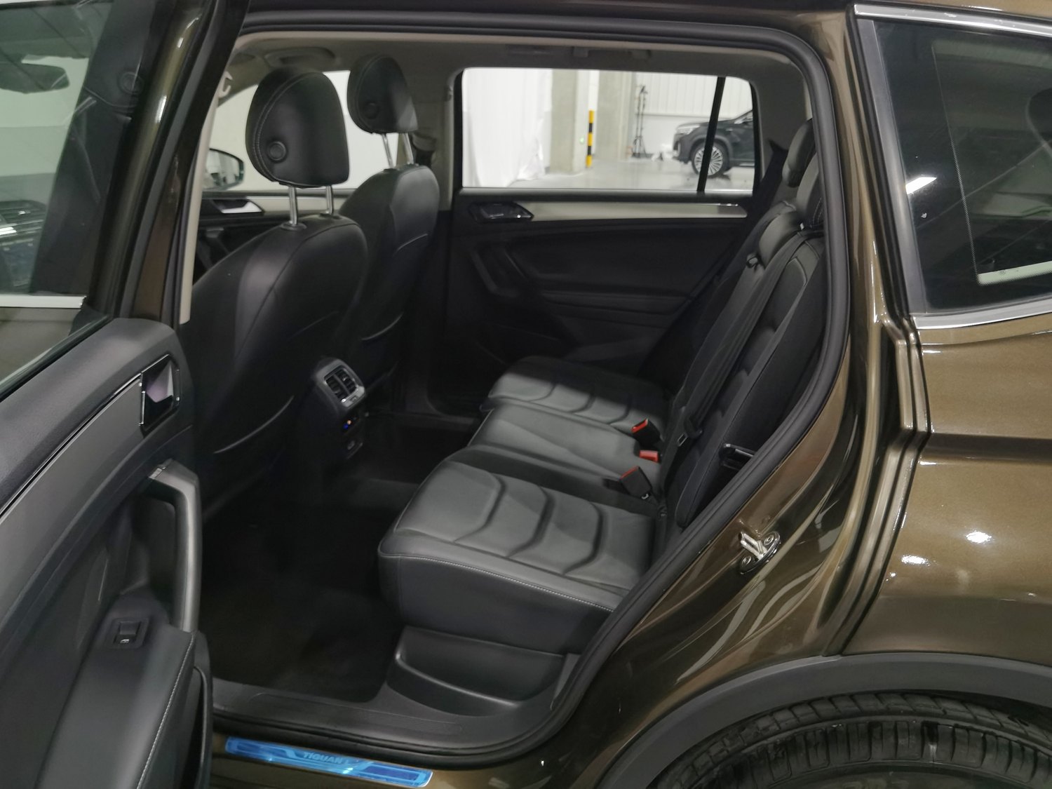 Used Volkswagen Tiguan L 2018 2.0 AT