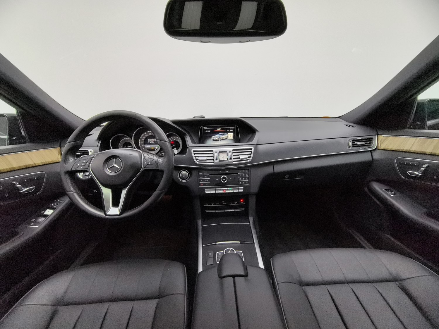 Used Mercedes-Benz E-Class 2015 2.0 AT