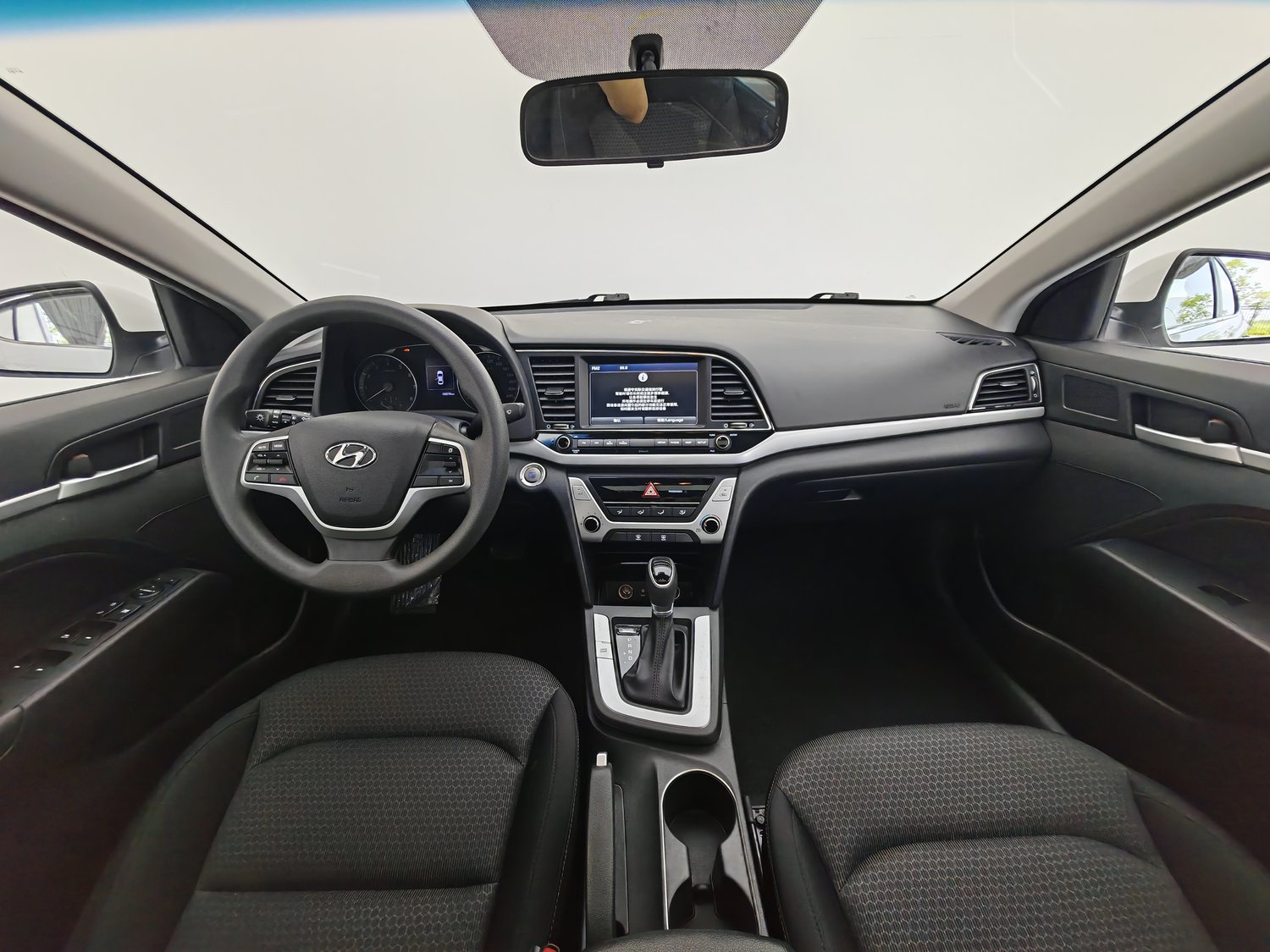 Used Hyundai Elantra 2016 1.6 AT