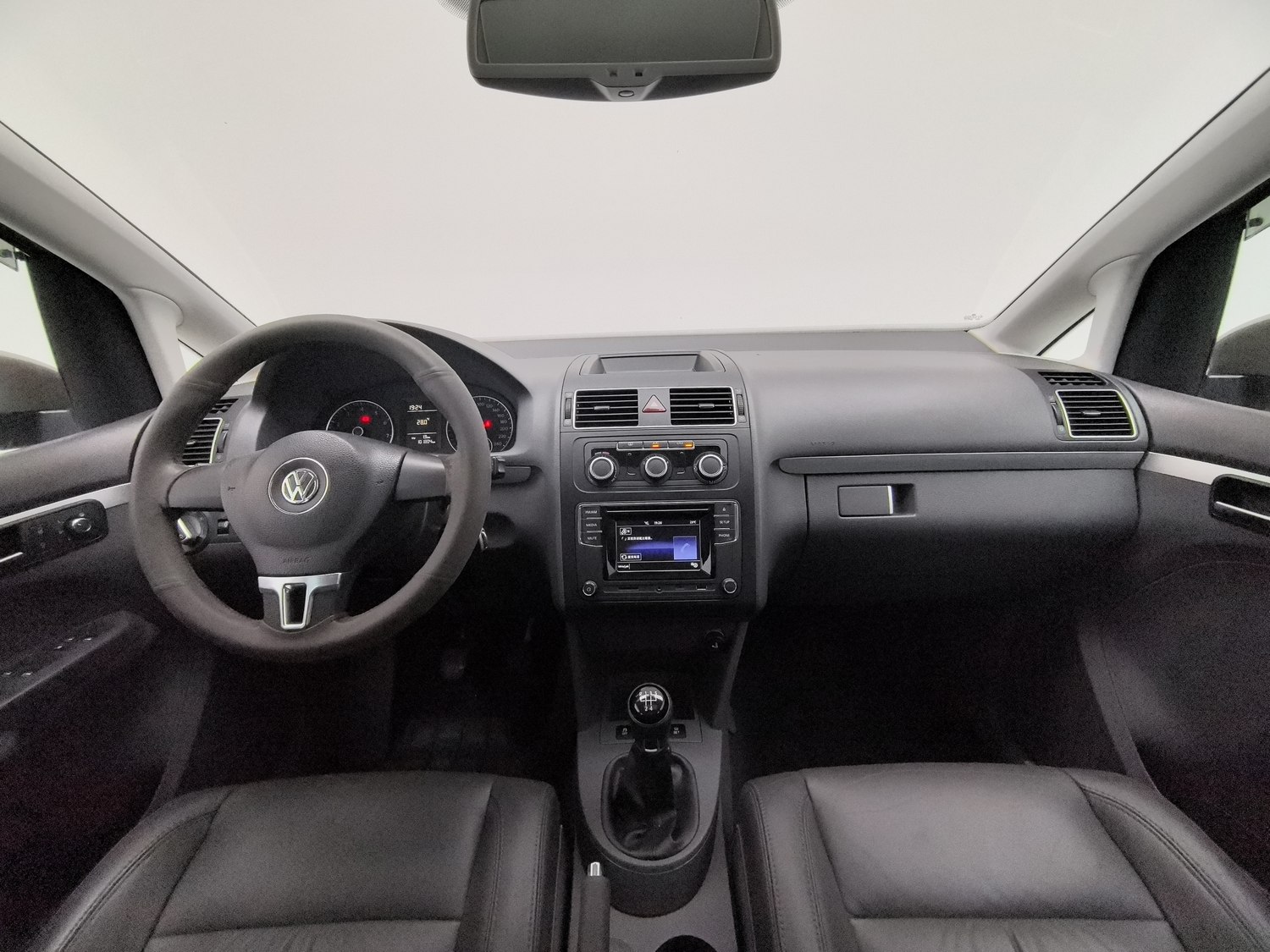 Used Volkswagen Touran 2015 1.4 MT