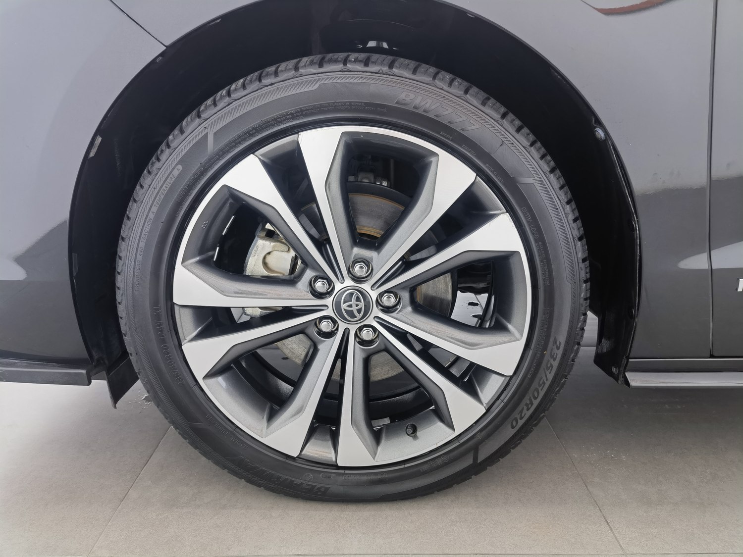 Used Toyota Granvia 2022 2.5 AT