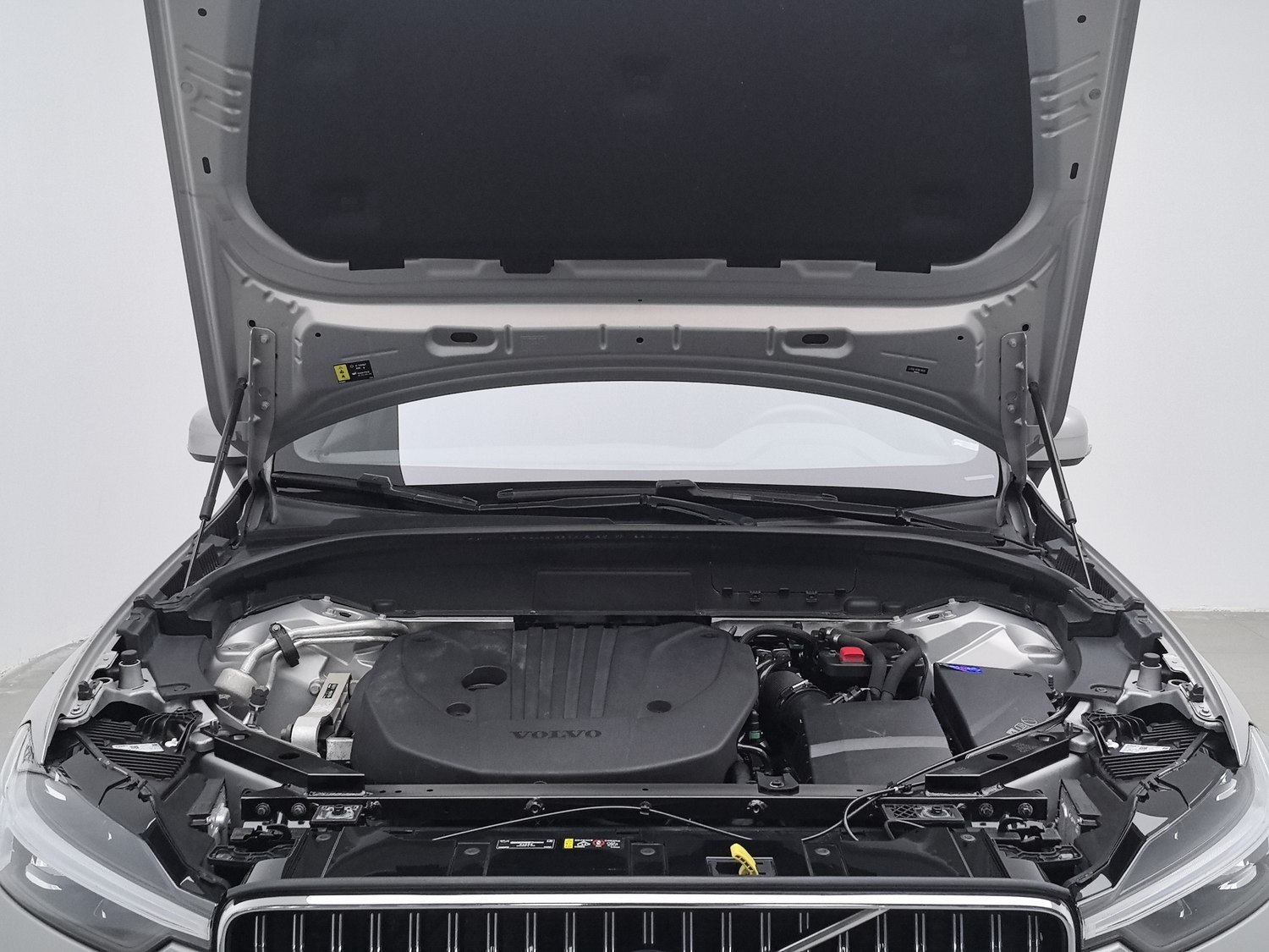 Used Volvo XC60 2024 2.0 AT