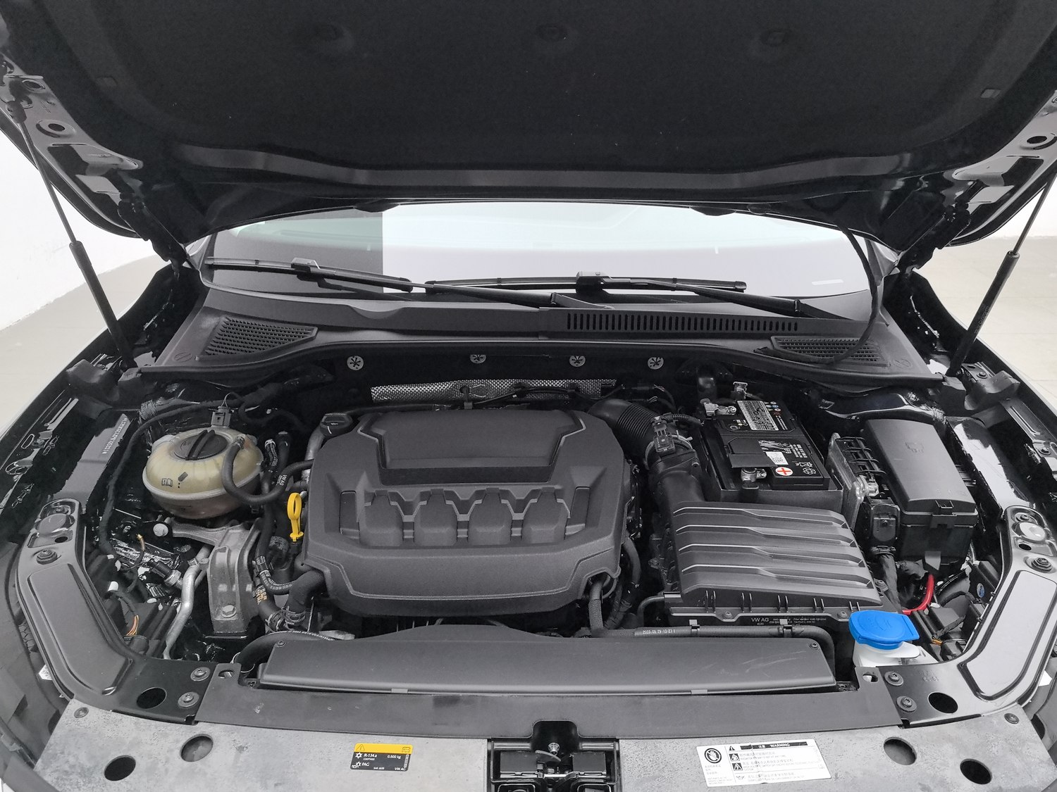 Used Volkswagen Passat 2023 2.0 AT