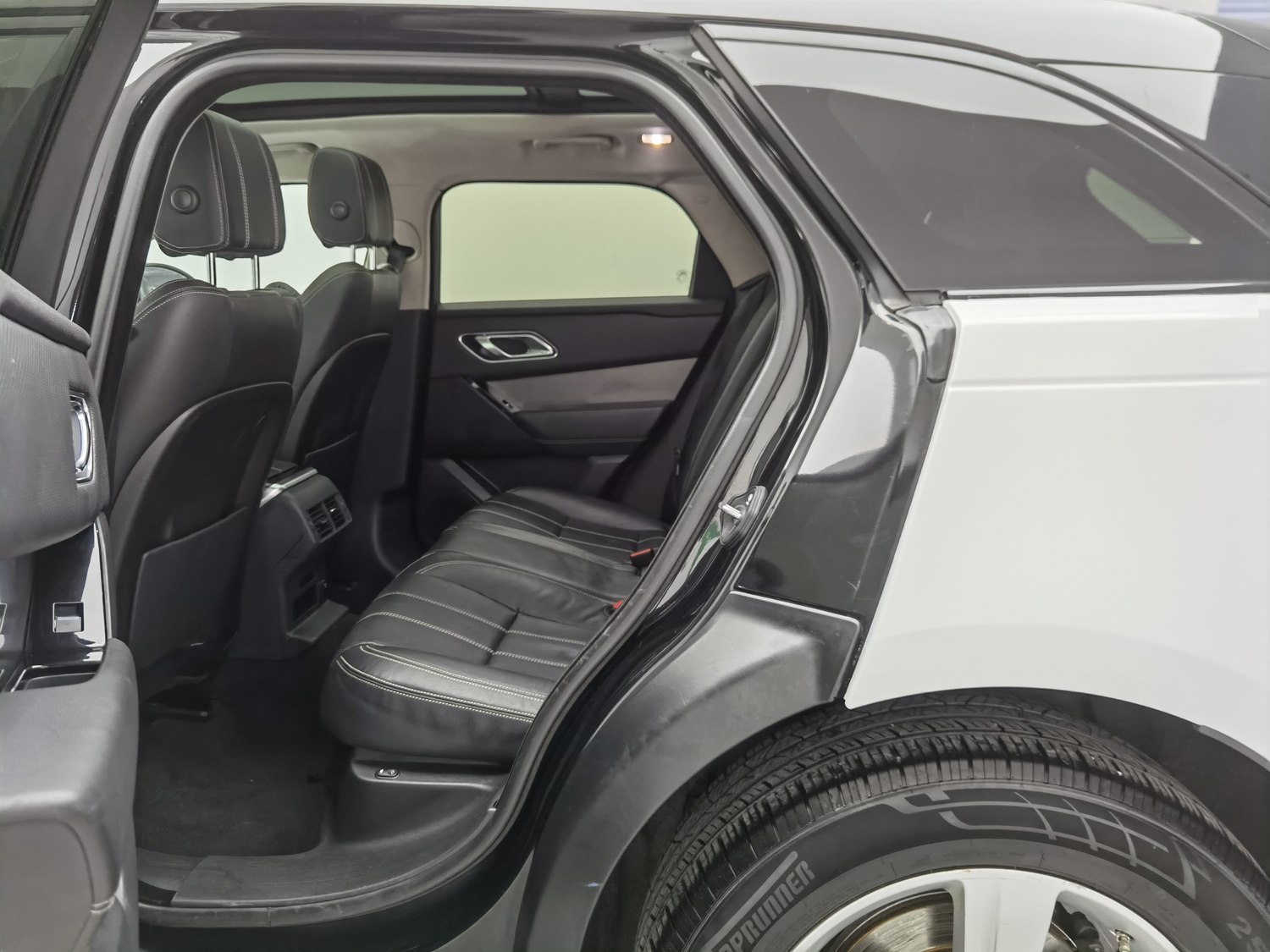 Used Land Rover Range Rover Velar 2018 2.0 AT