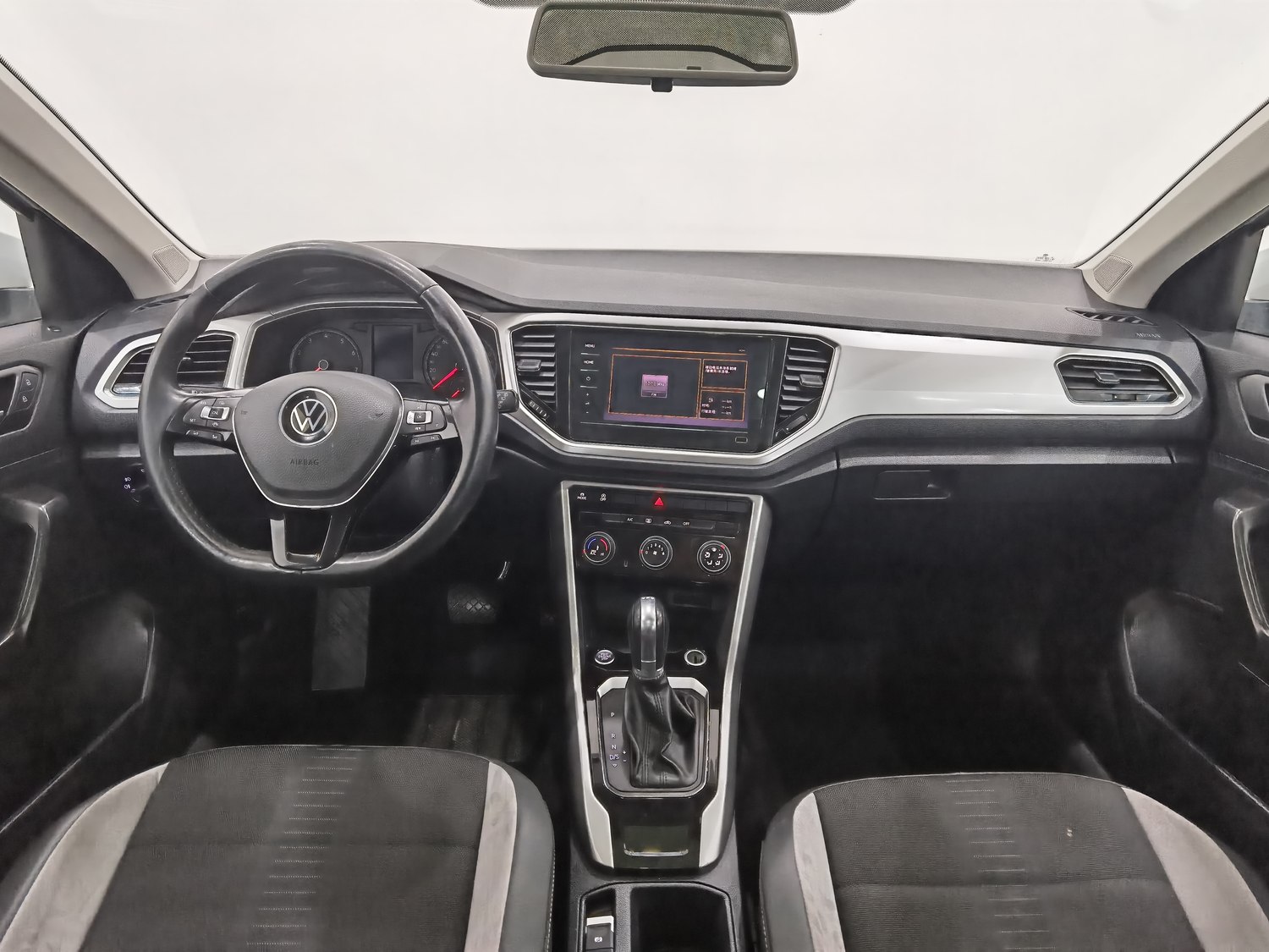 Used Volkswagen T-ROC Tange 2022 1.4 AT