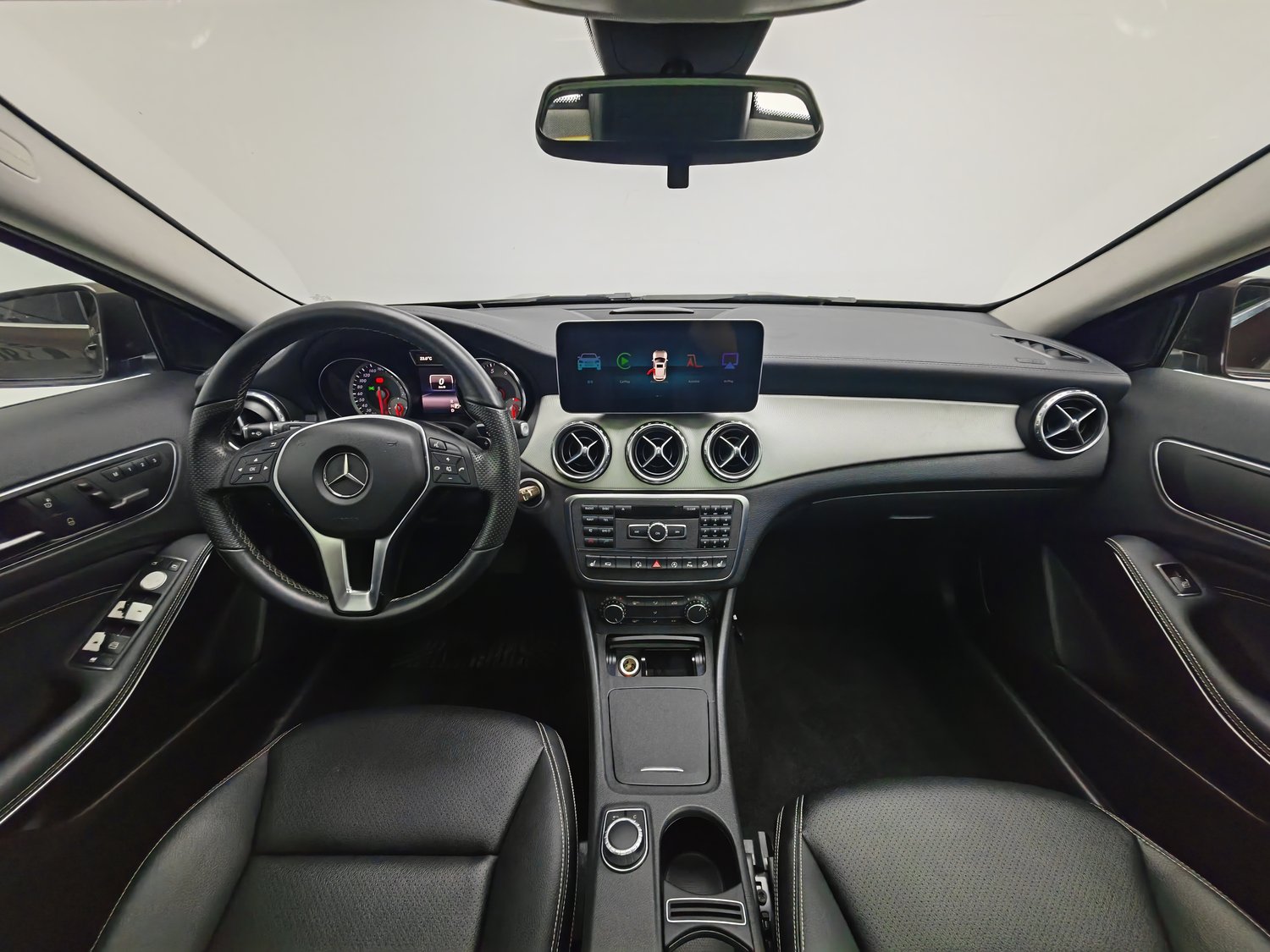 Used Mercedes-Benz GLA 2015 2.0 AT