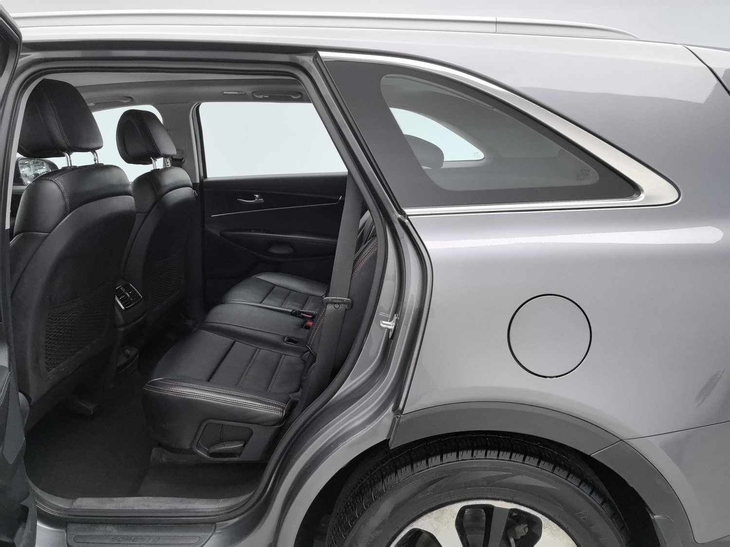 Used Kia Sorento 2015 2.4 AT