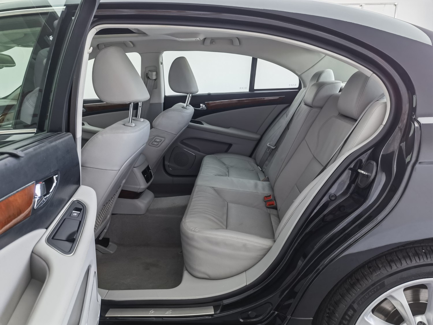 Used Hongqi H7 2015 3.0 AT