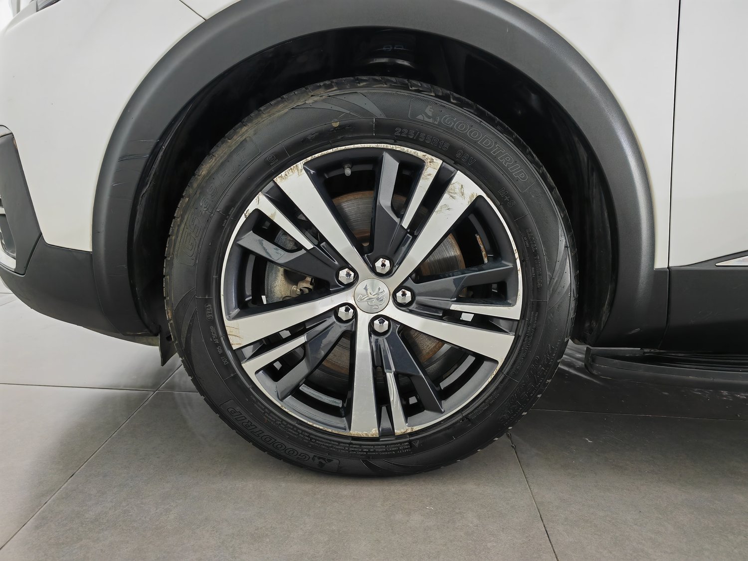 Used Peugeot 5008 2017 1.8 AT