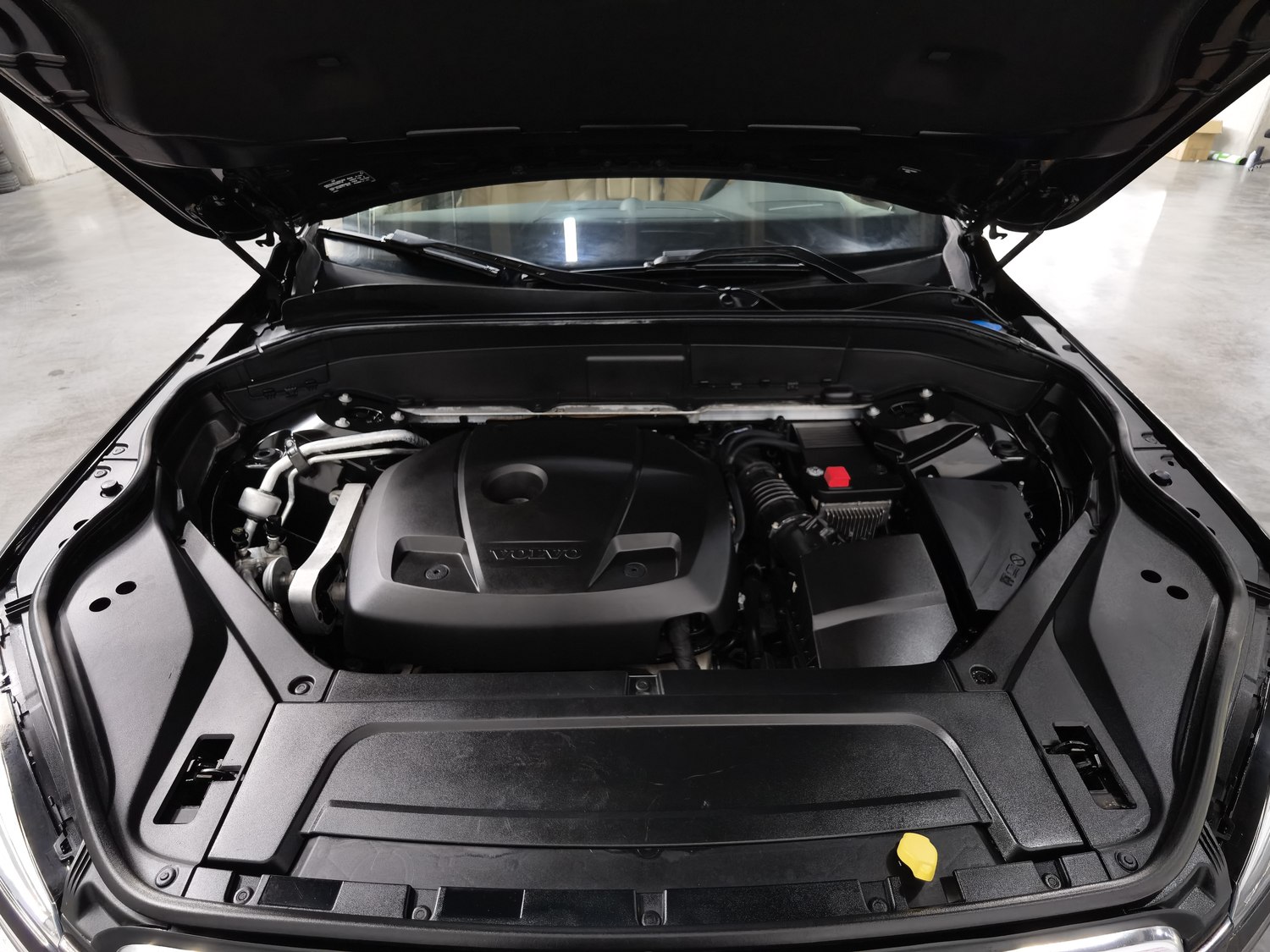 Used Volvo XC90 2018 2.0 AT