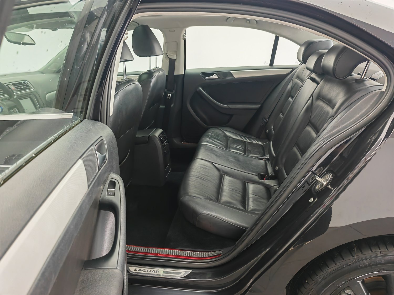 Used Volkswagen Sagitar 2012 1.6 MT