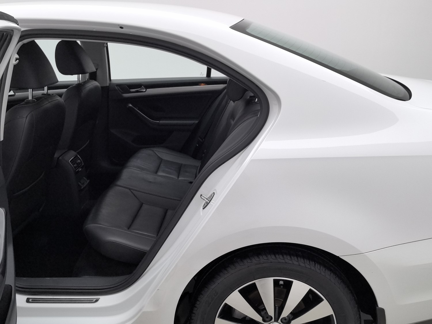 Used Volkswagen Sagitar 2018 1.6 AT