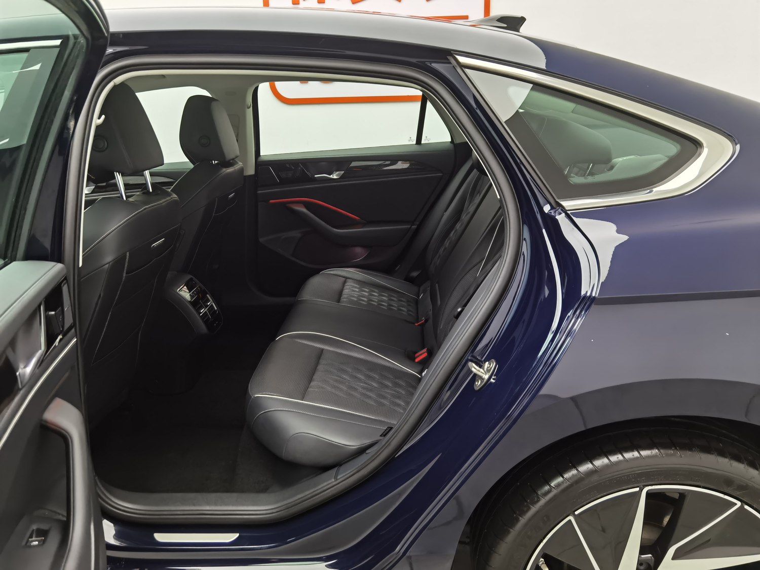 Used Volkswagen Magotan 2024 2.0 AT