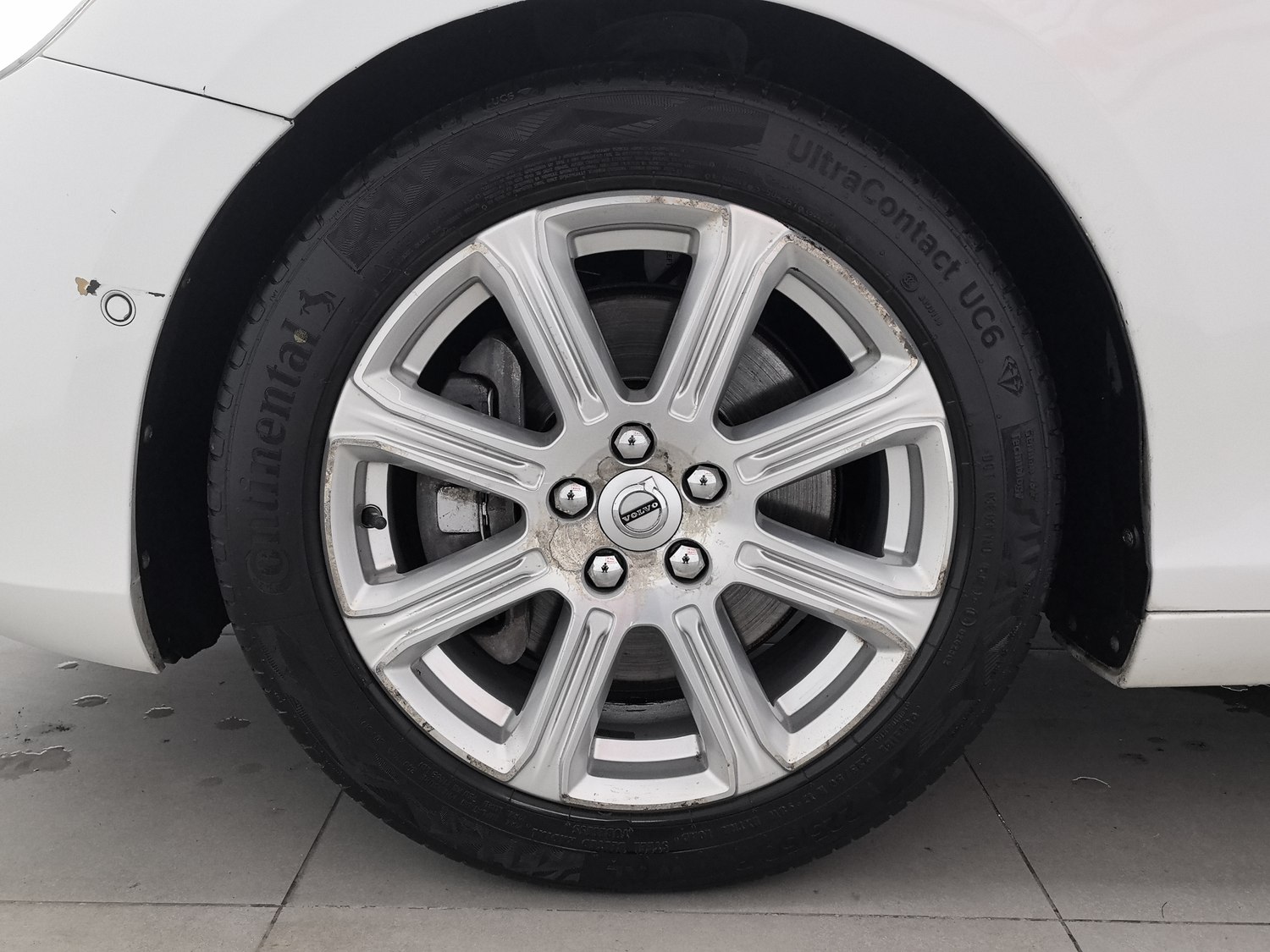 Used Volvo V40 2017 1.5 AT