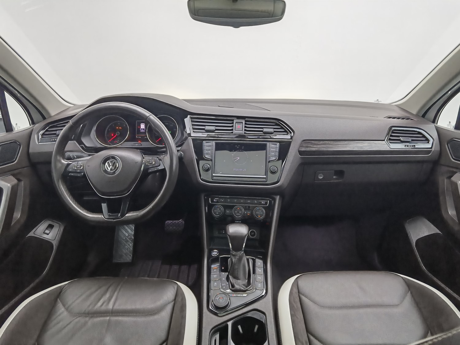 Used Volkswagen Tiguan L 2017 2.0 AT
