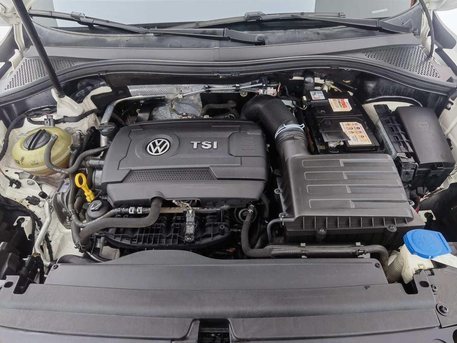 Used Volkswagen Tiguan L 2018 2.0 AT