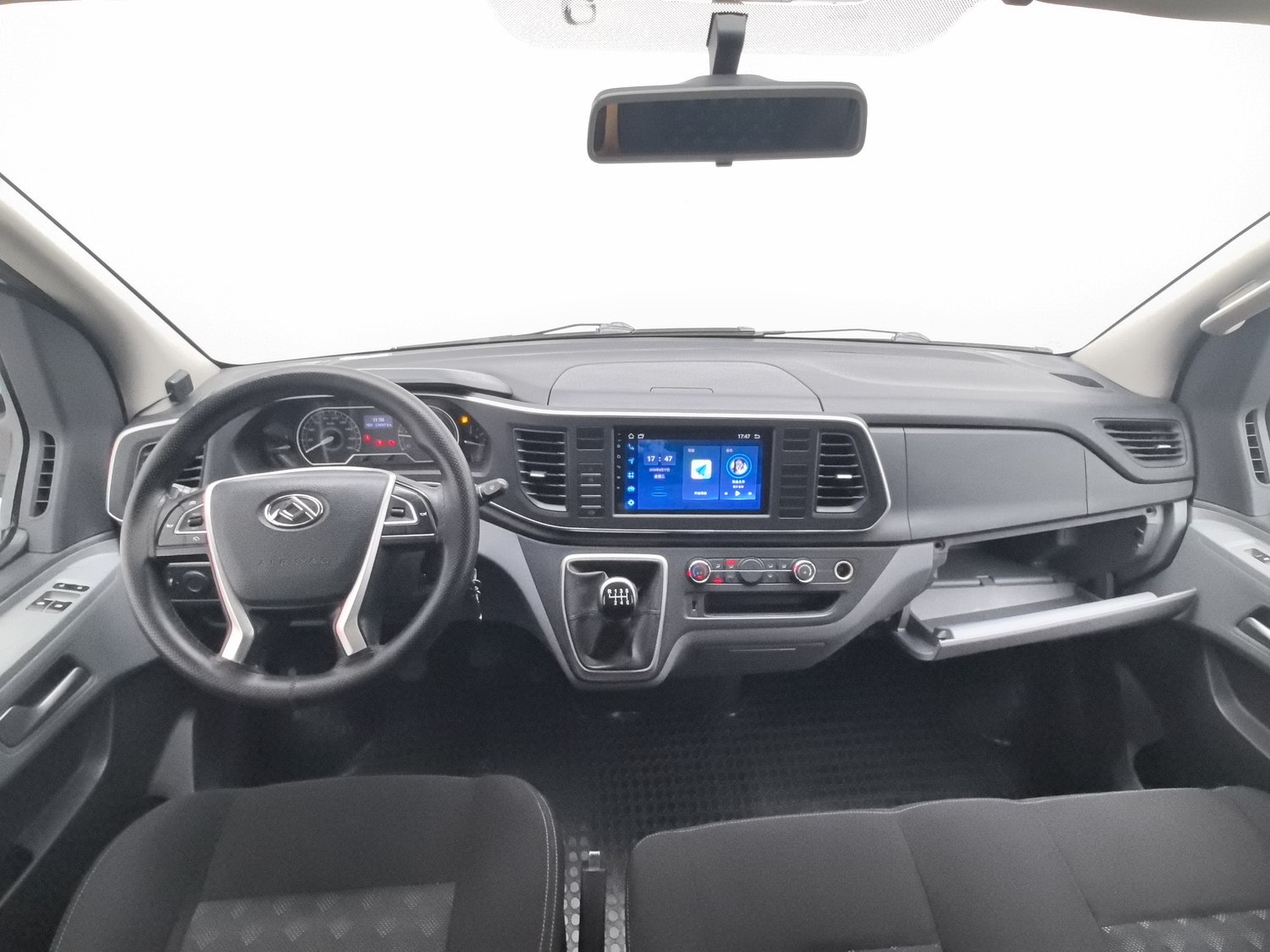 Used SAIC MAXUS V80 2023 2.0 MT