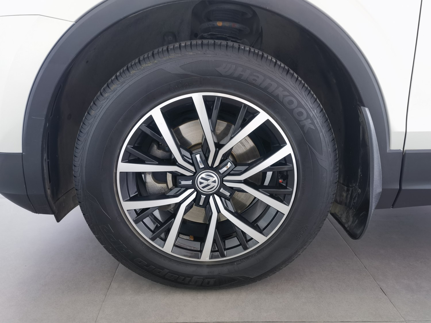 Used Volkswagen Tiguan L 2018 2.0 AT