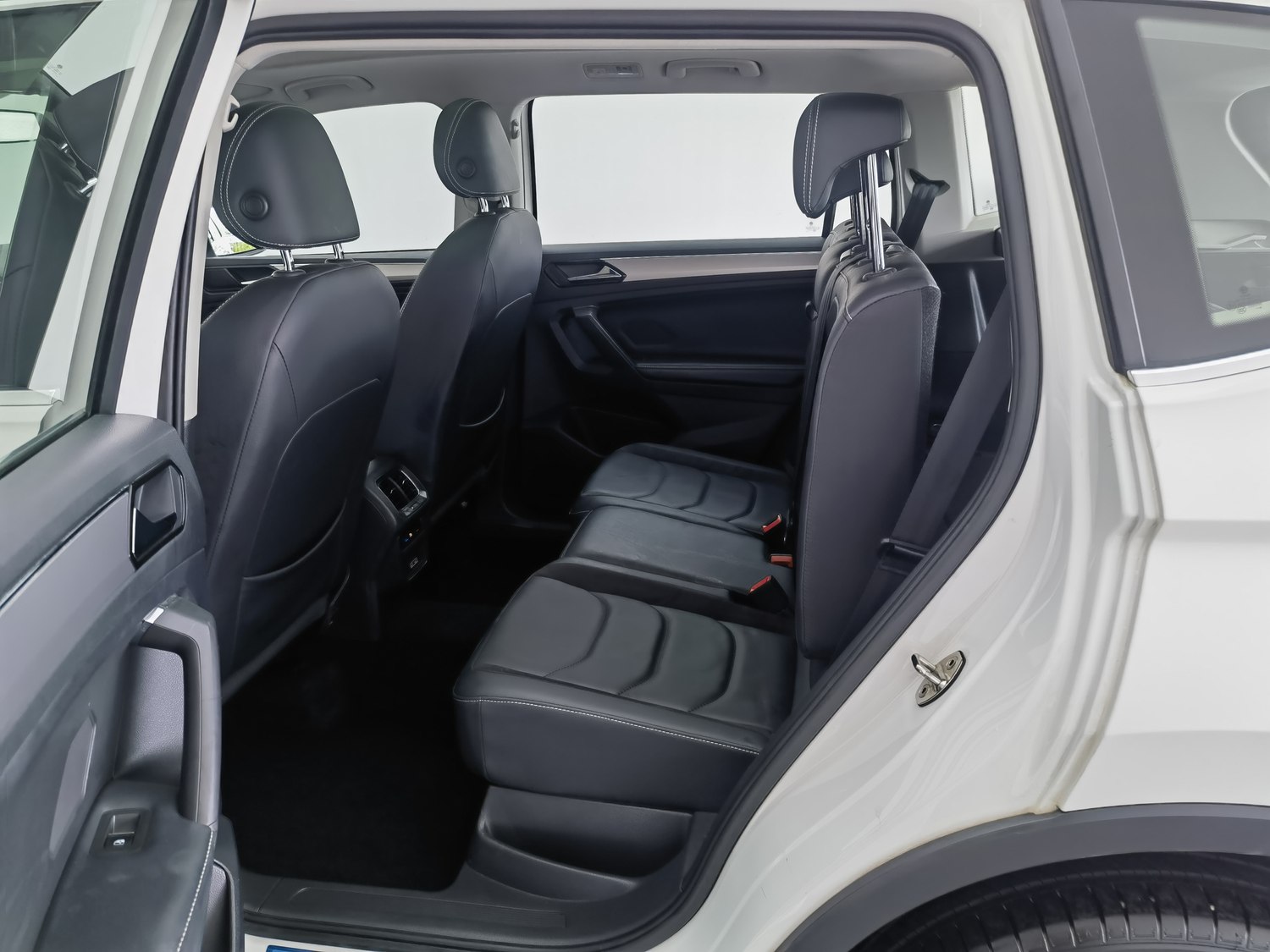 Used Volkswagen Tiguan L 2018 2.0 AT