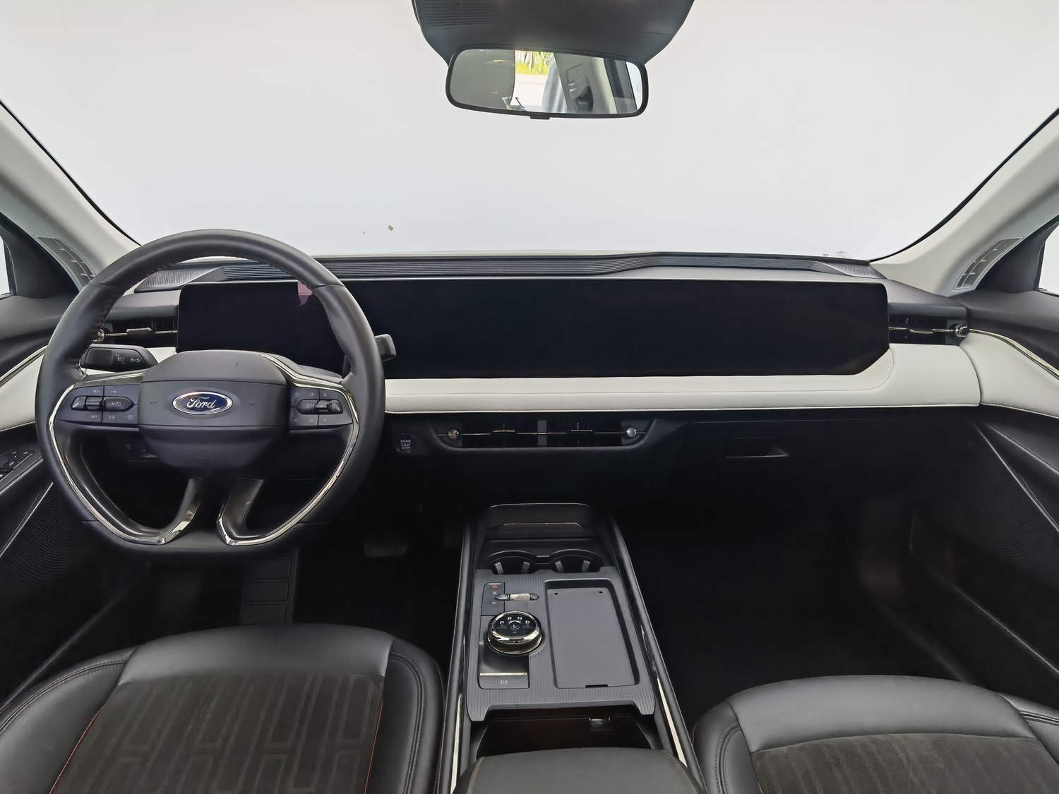 Used Ford Mondeo 2022 2.0 AT