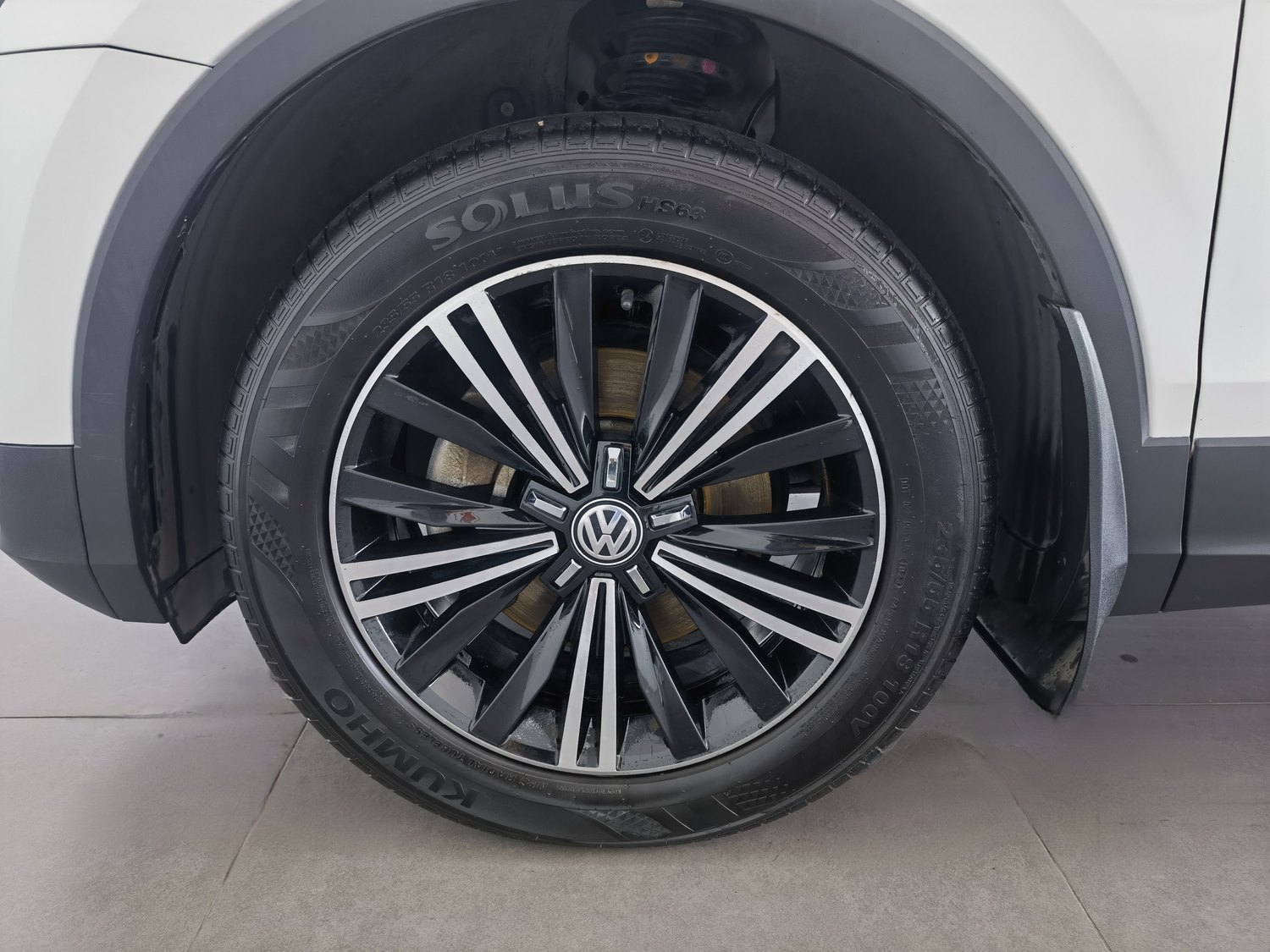 Used Volkswagen Tiguan L 2018 2.0 AT