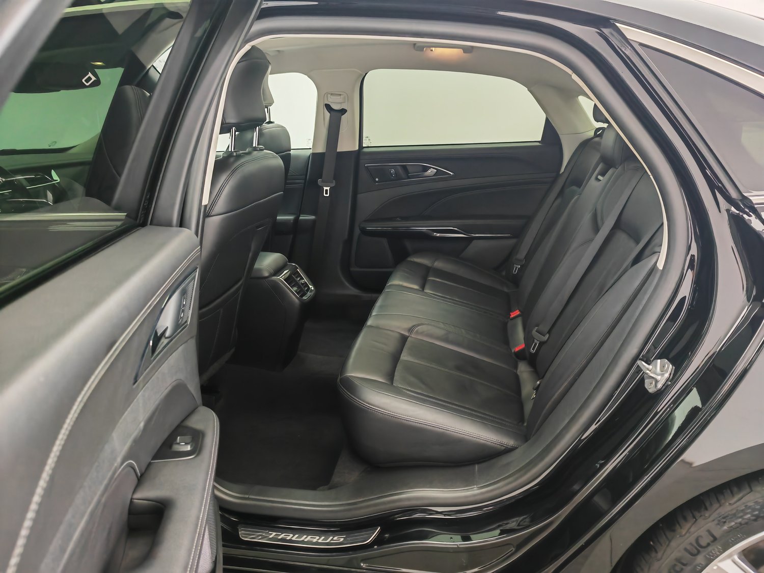 Used Ford Taurus 2019 2.0 AT
