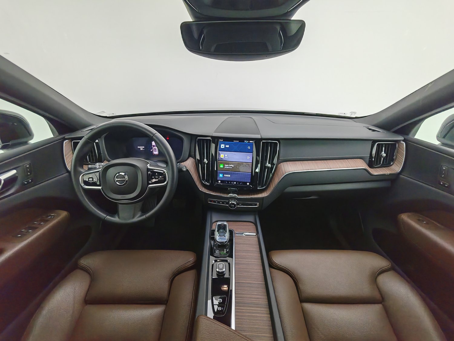 Used Volvo XC60 2022 2.0 AT