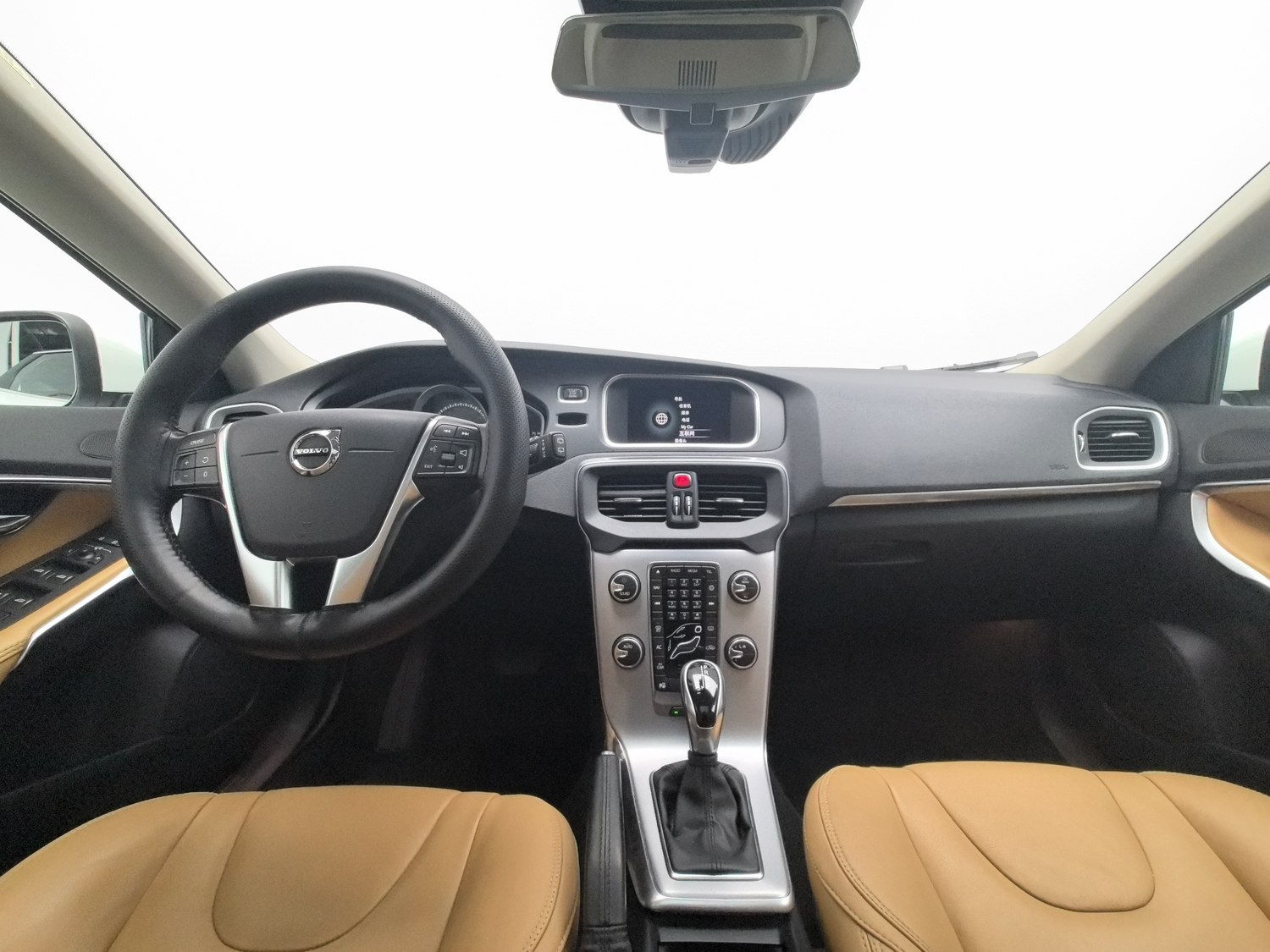 Used Volvo V40 2017 1.5 AT