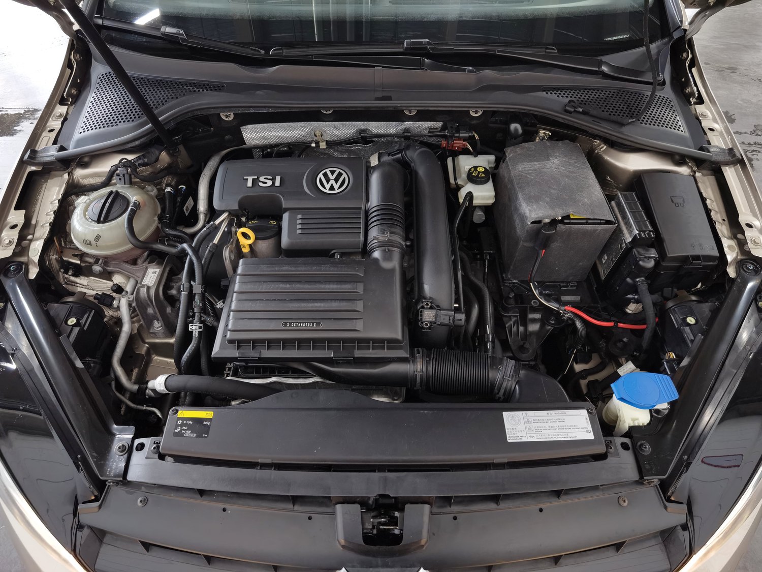 Used Volkswagen Golf 2015 1.4 AT