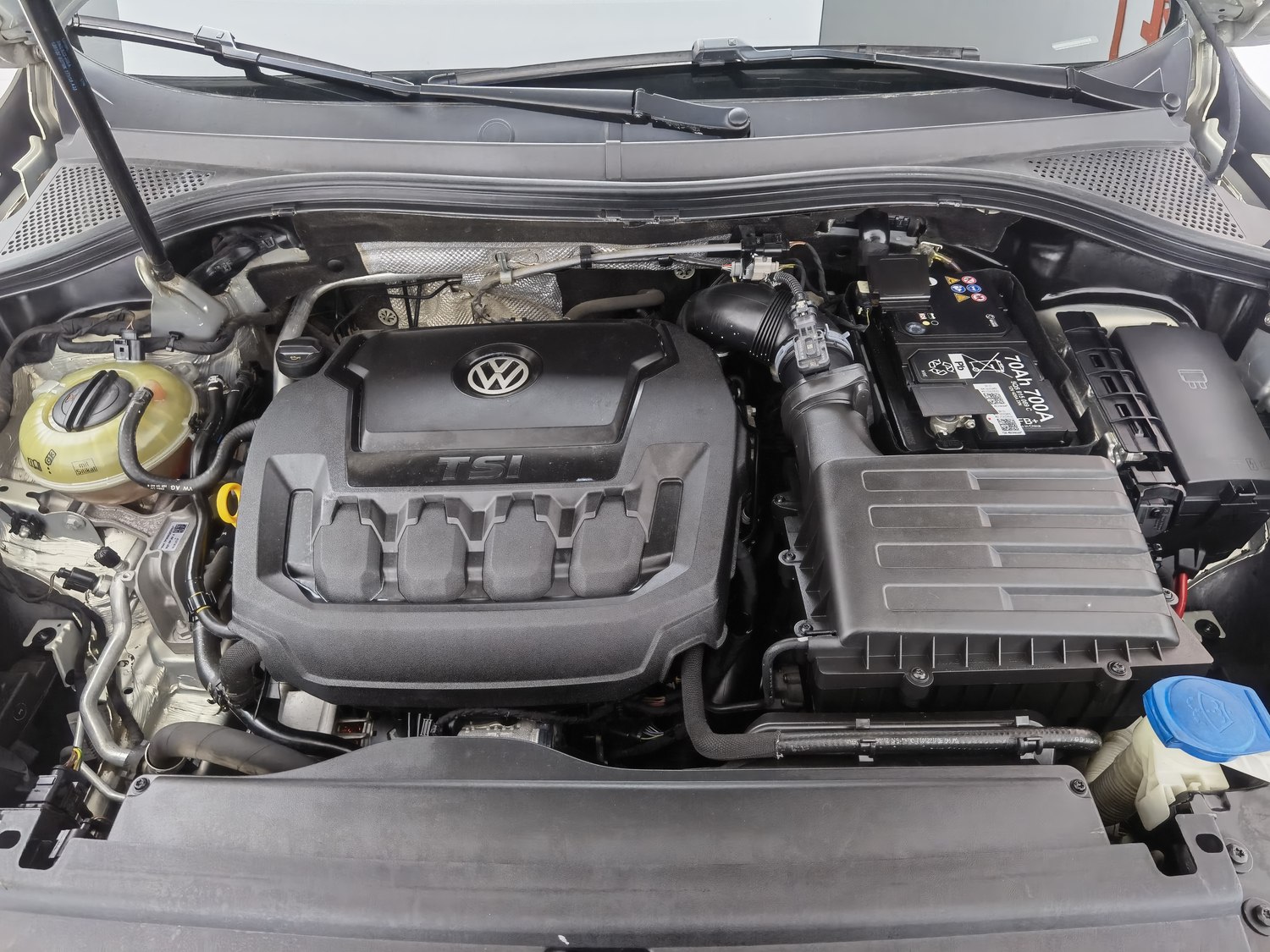 Used Volkswagen Tiguan L 2018 2.0 AT