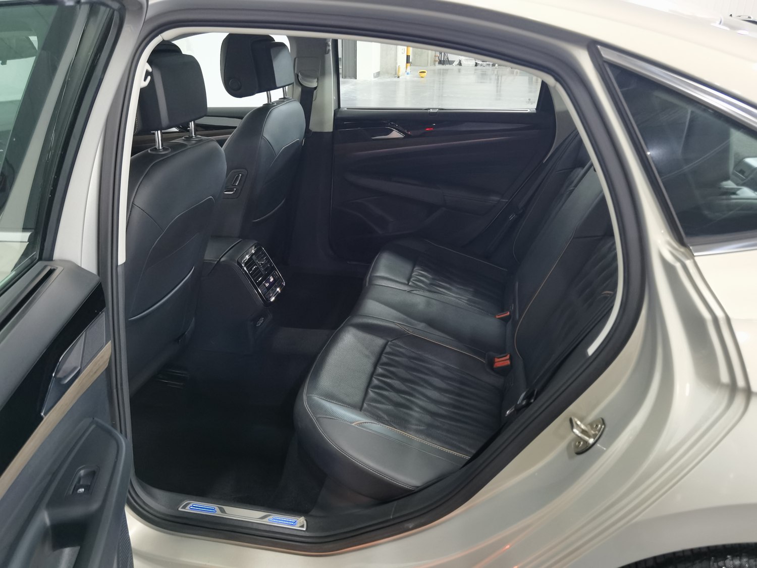 Used Volkswagen Passat NEV 2020 1.4 AT