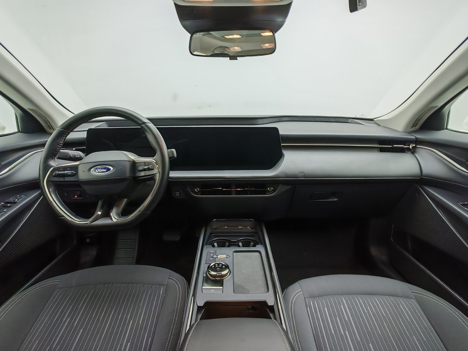 Used Ford Mondeo 2022 2.0 AT