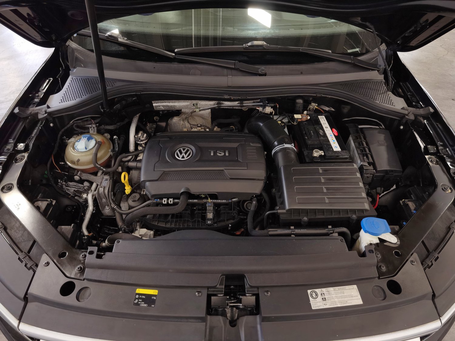 Used Volkswagen Tiguan L 2017 2.0 AT