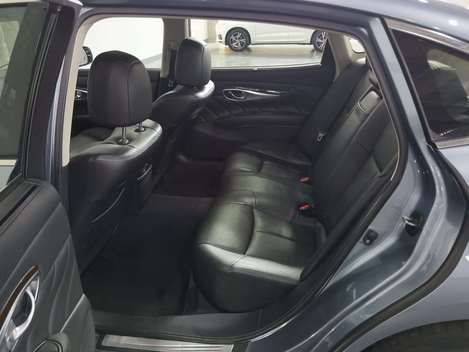 Used Infiniti Q70 2019 2.0 AT