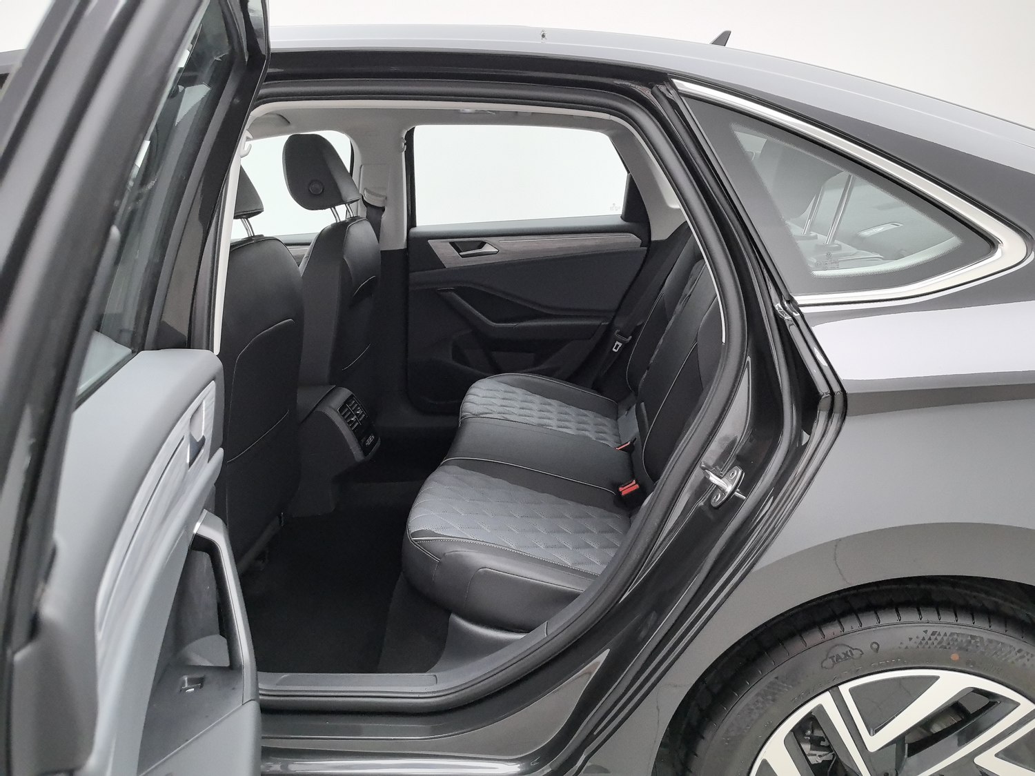 Used Volkswagen Sagitar 2025 1.5 AT