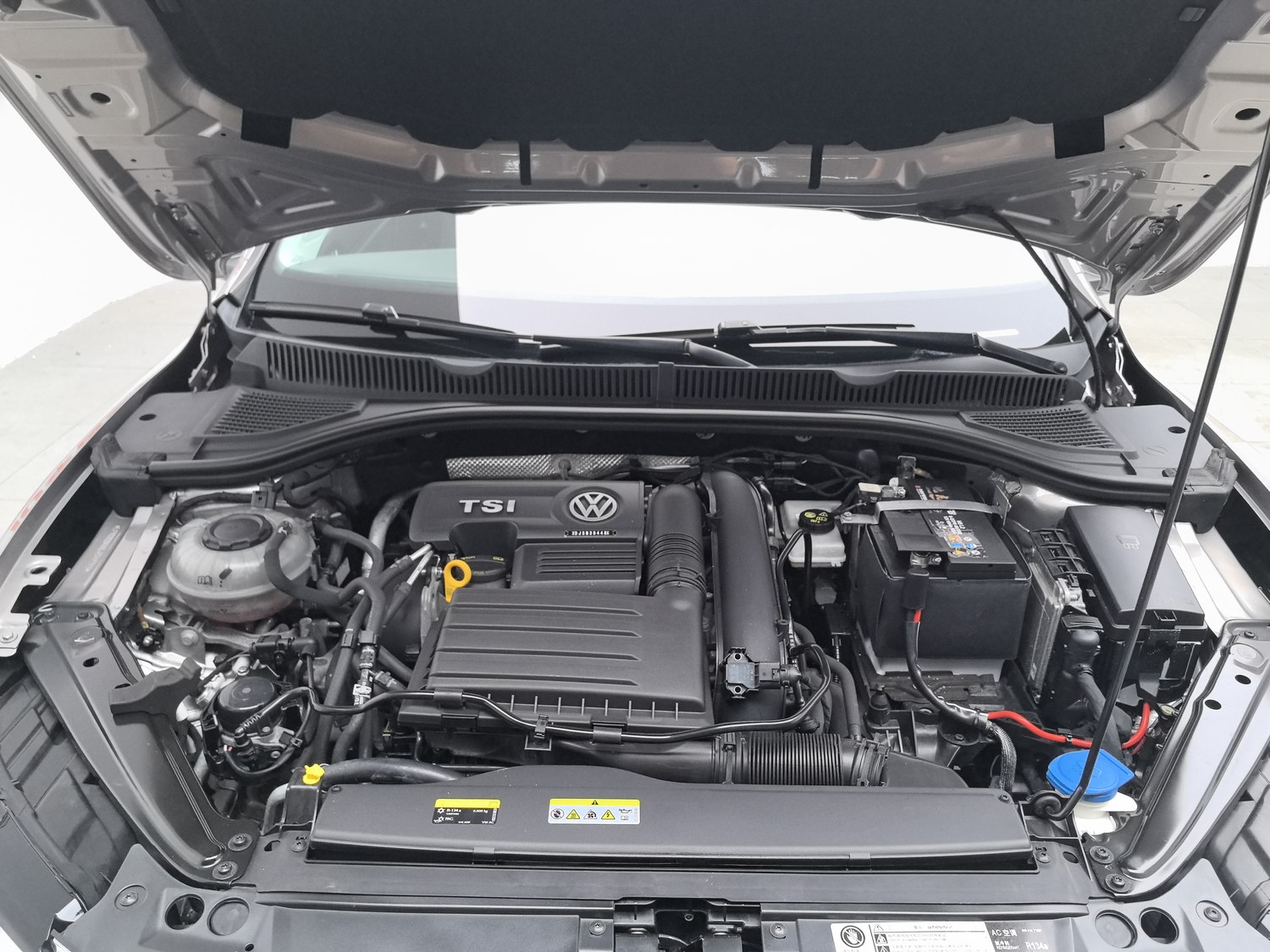 Used Volkswagen Sagitar 2020 1.4 AT