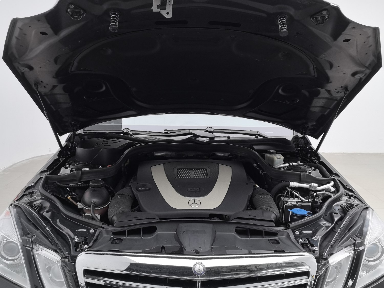 Used Mercedes-Benz E-Class (Import) 2010 3.0 AT
