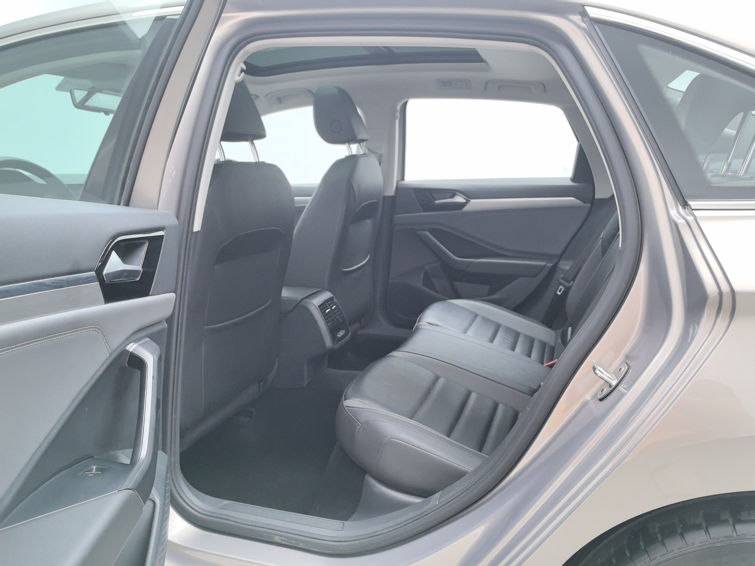 Used Volkswagen Sagitar 2020 1.4 AT