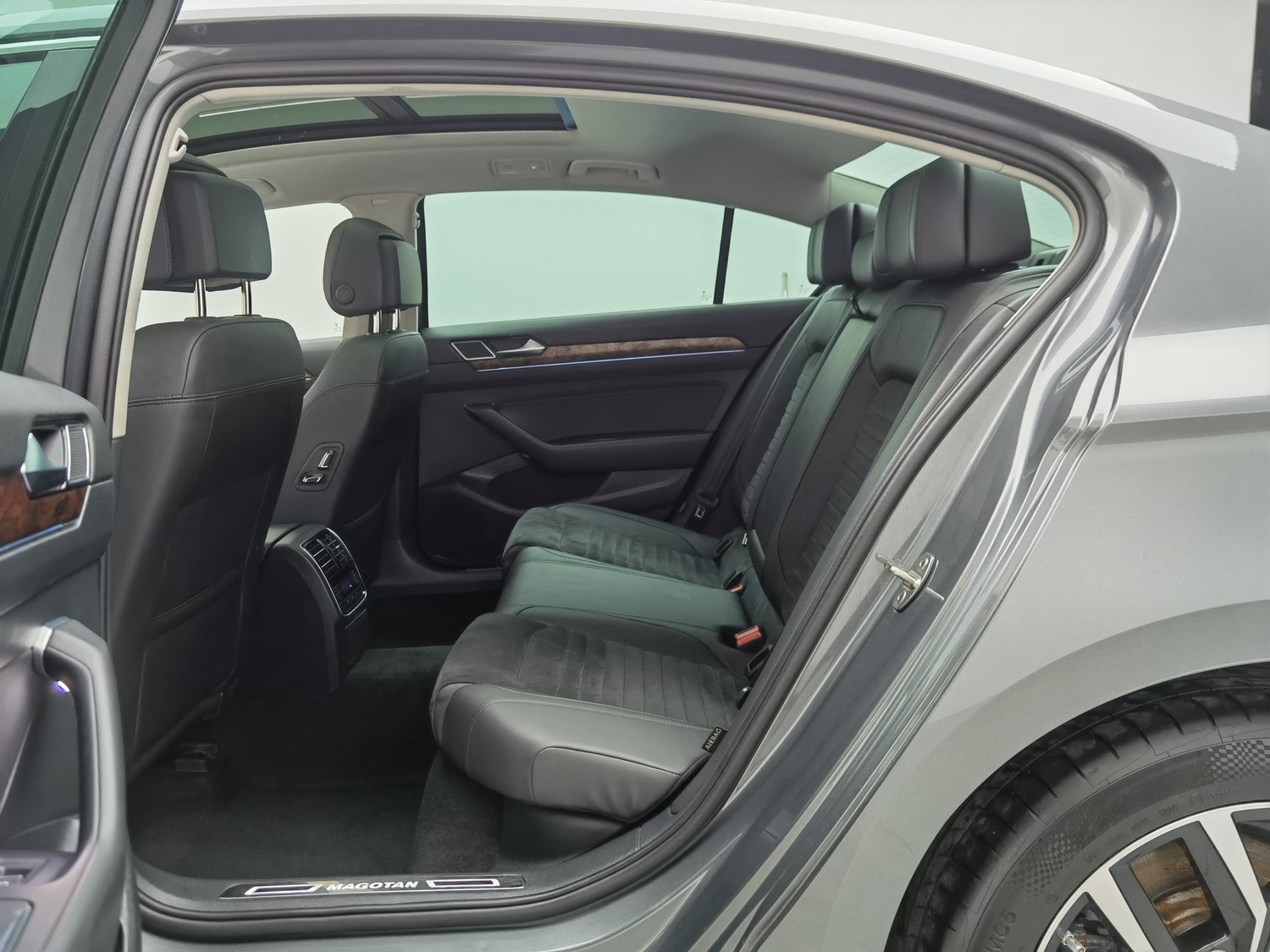 Used Volkswagen Magotan 2017 1.8 AT