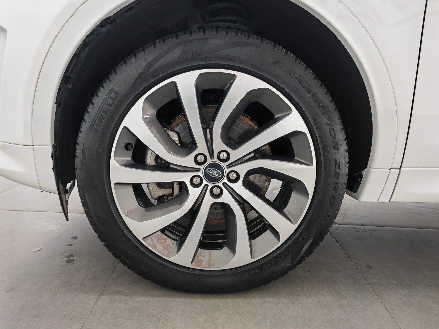 Used Land Rover Discovery 2022 2.0 AT
