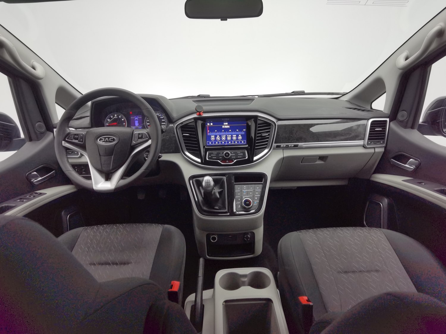 Used JAC Refine M4 2016 2.0 MT