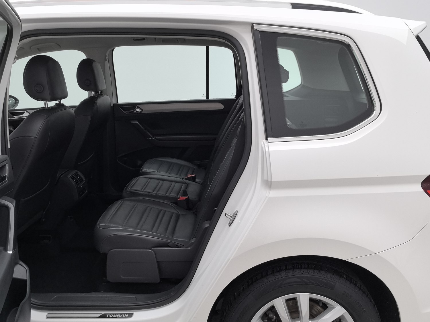 Used Volkswagen Touran 2016 1.4 AT