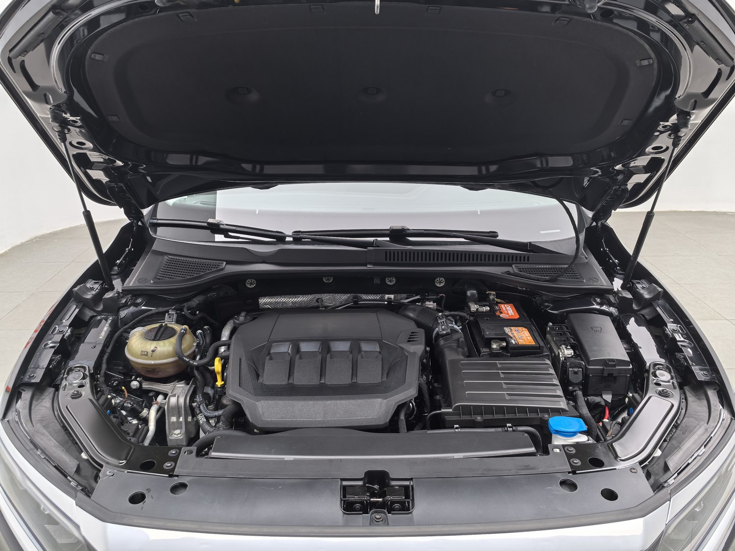 Used Volkswagen Passat 2023 2.0 AT
