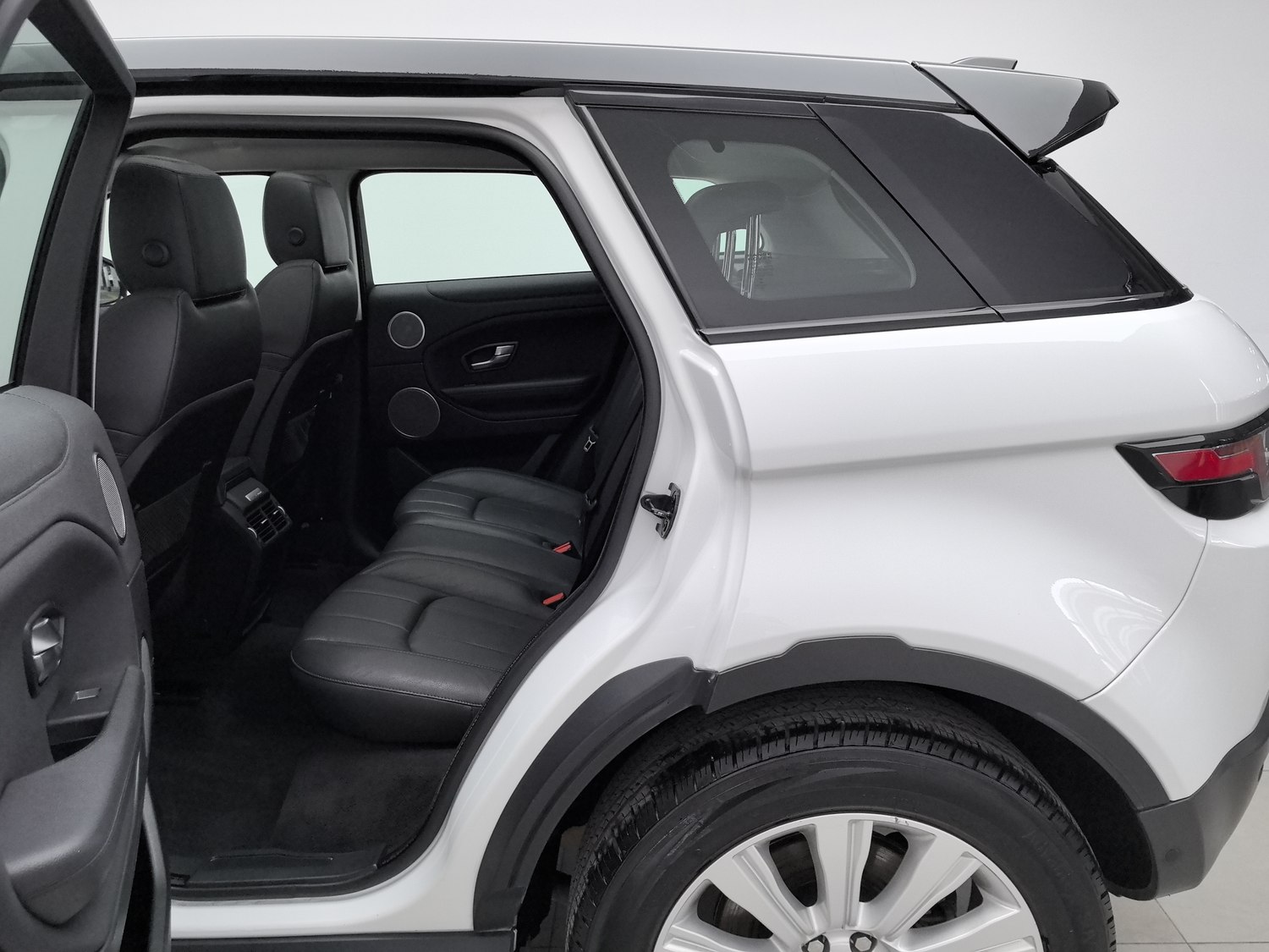 Used Land Rover Range Rover Evoque 2018 2.0 AT