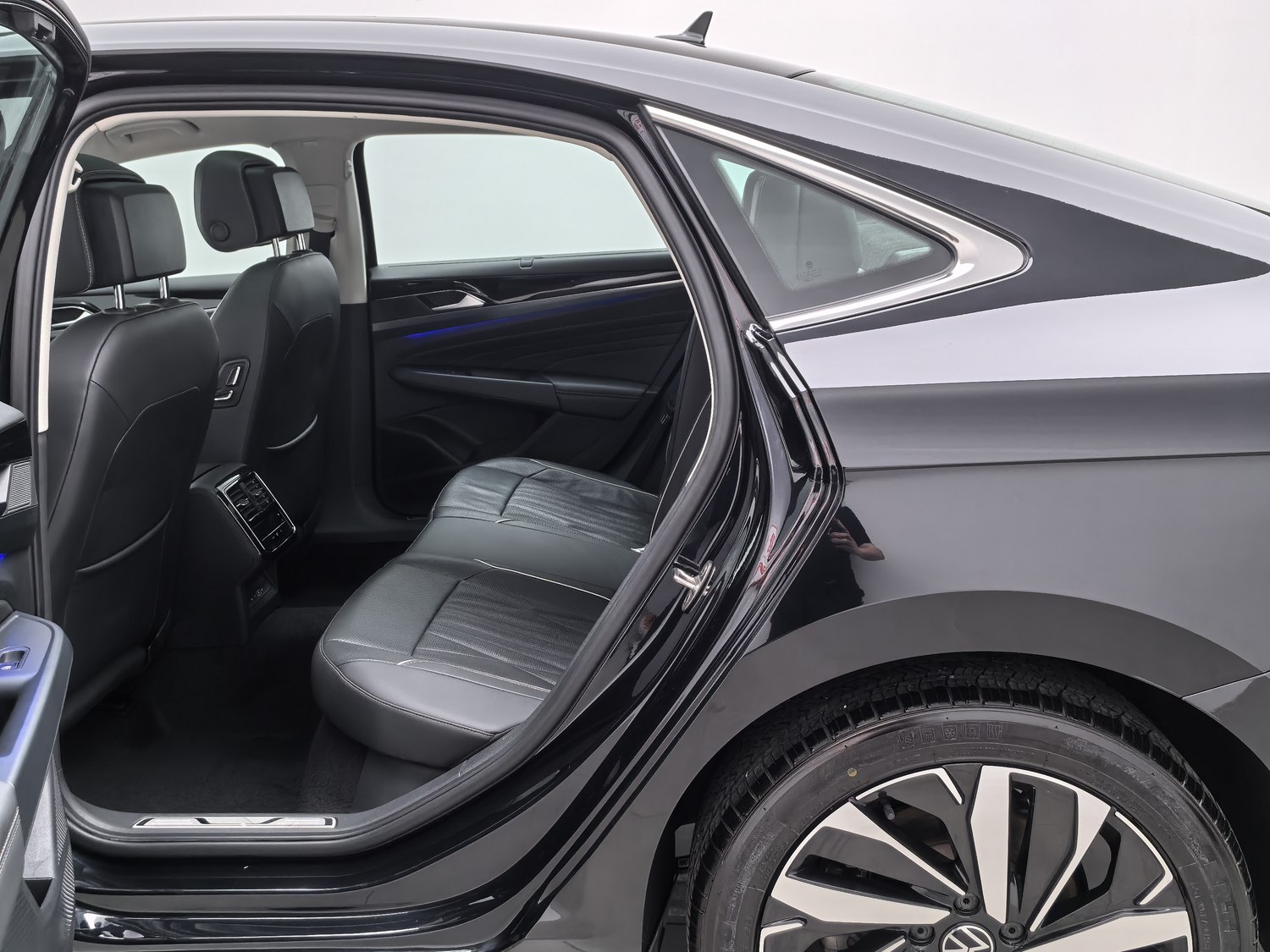 Used Volkswagen Passat 2023 2.0 AT